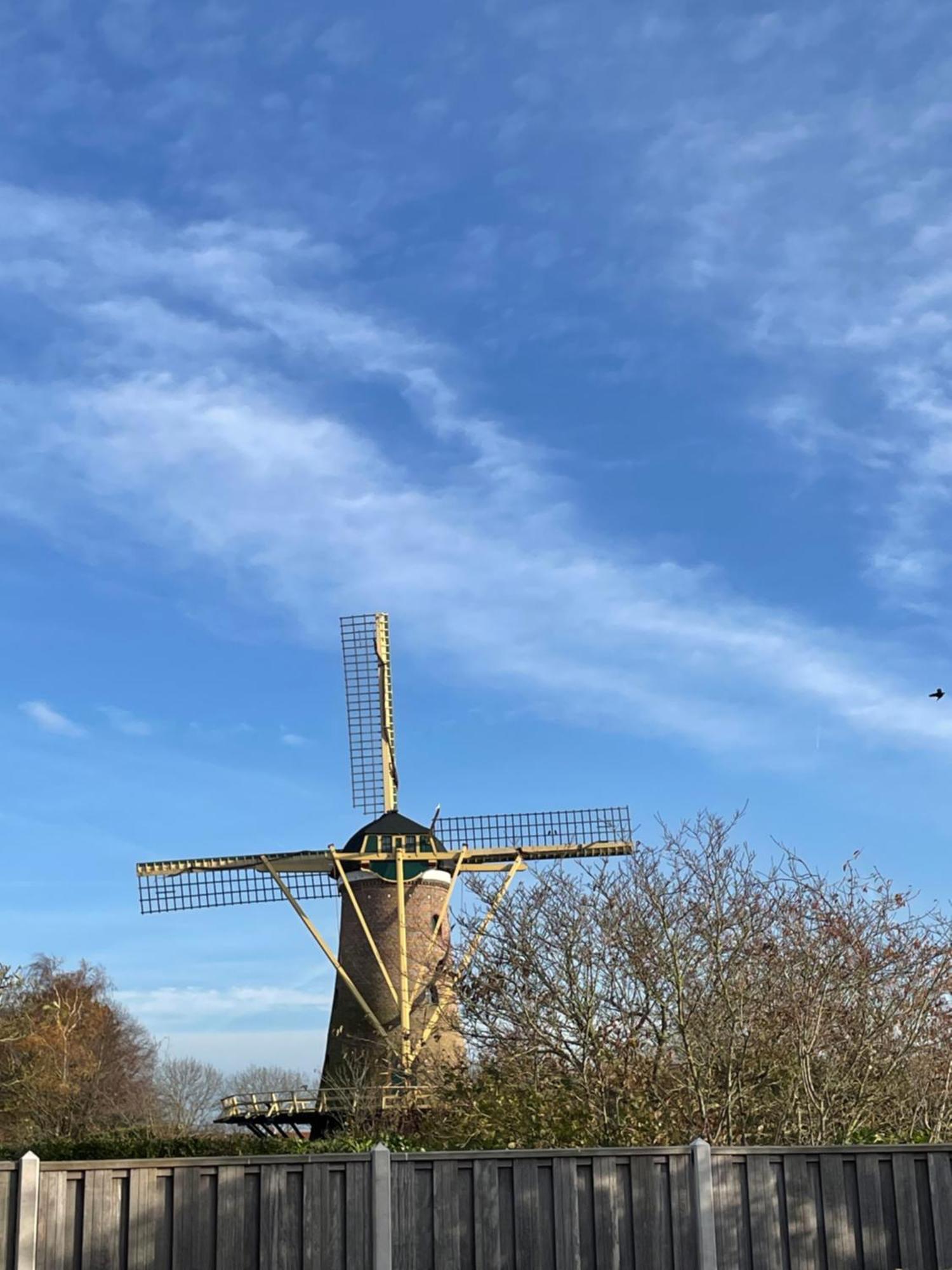 Gastenverblijf Bij De Buuren Dirksland Eksteriør billede